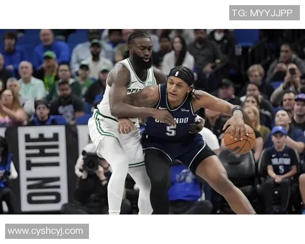 热火与凯尔特人激战正酣比分胶着精彩瞬间回顾与分析